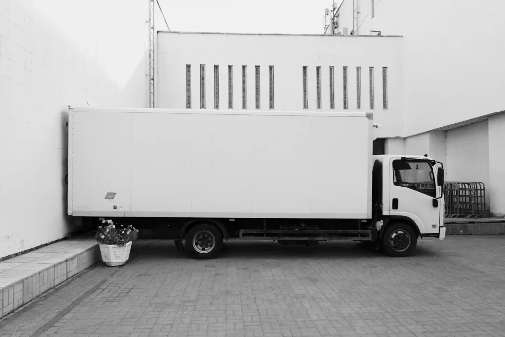 Déménageur à proximité Paris - équipe professionnels Transports d.l IDF avec camion déménagement